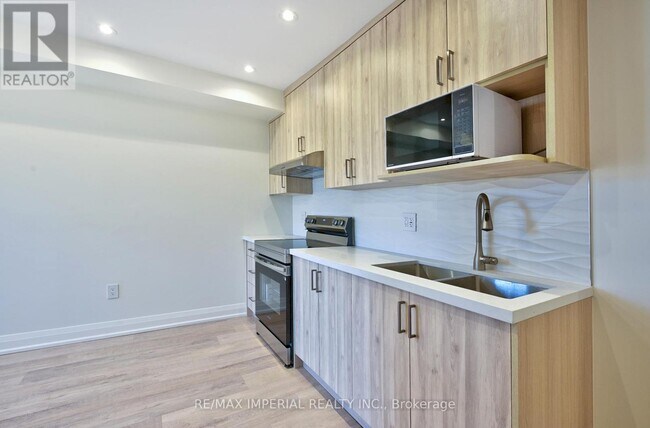 449 Margueretta St in Toronto, ON - Building Photo - Building Photo