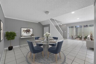 5850 NW 57th Ave in Tamarac, FL - Building Photo - Building Photo