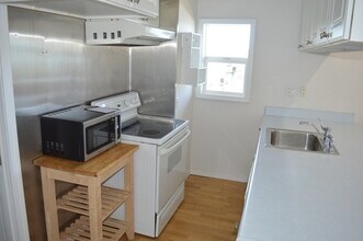 44 Edwards Ave in Sausalito, CA - Building Photo - Building Photo