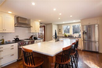 323 Green Hill Rd in Madison, CT - Building Photo - Building Photo