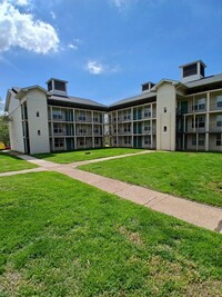 Cheryl Lane in Valley Park, MO - Foto de edificio - Building Photo