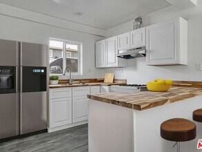 8821 Reading Ave in Los Angeles, CA - Building Photo - Building Photo