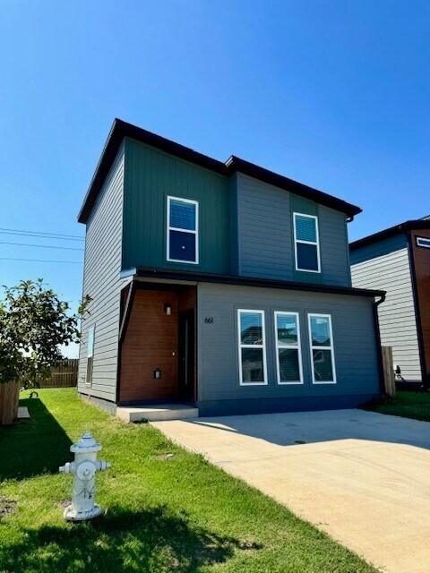 661 St Charles Pl in Bentonville, AR - Building Photo