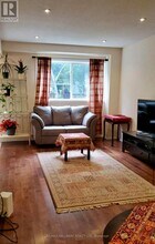 7 New Havens Way in Markham, ON - Building Photo - Building Photo