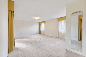 3 Bedroom 2 Bath Conveniently Located House! in Alamogordo, NM - Building Photo - Building Photo