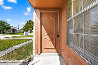 7407 Alegria Dr in Houston, TX - Building Photo - Building Photo