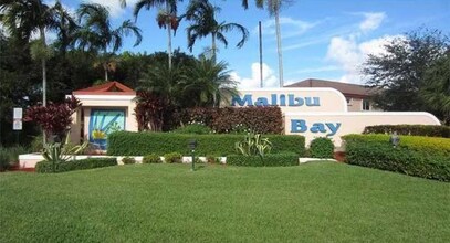 707 NW 208th Dr in Pembroke Pines, FL - Building Photo - Building Photo