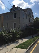 10 Gould Plz, Unit 2ndfloor in Caldwell, NJ - Building Photo - Building Photo