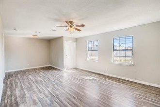 5904 Schroeder Rd in Houston, TX - Building Photo - Building Photo