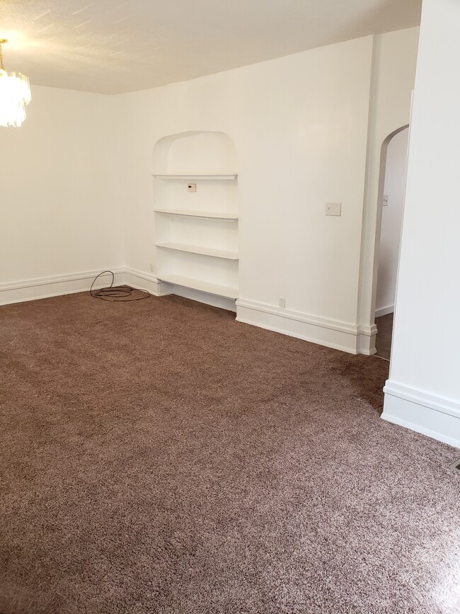 557 4th St, Unit #3 in Butler, PA - Building Photo - Building Photo