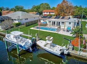 716 Ixora Ave in Ellenton, FL - Building Photo