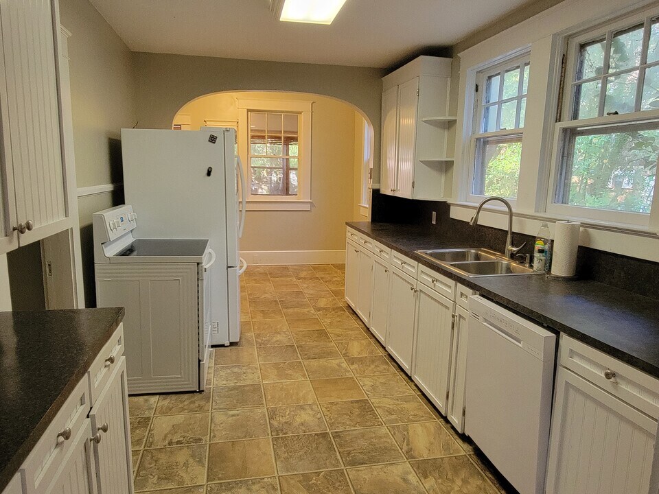 1327 Gregg Ave in Florence, SC - Building Photo