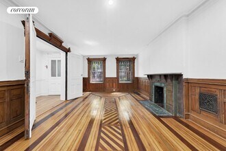 209 Jefferson Ave in Brooklyn, NY - Foto de edificio - Building Photo