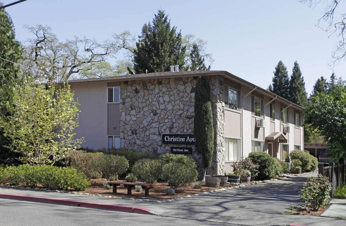 723 Hunt Ave in St Helena, CA - Foto de edificio