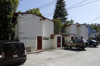 2406-2408 G St in Sacramento, CA - Building Photo - Building Photo