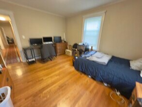78 Hunnewell Ave, Unit 2 in Boston, MA - Building Photo - Building Photo