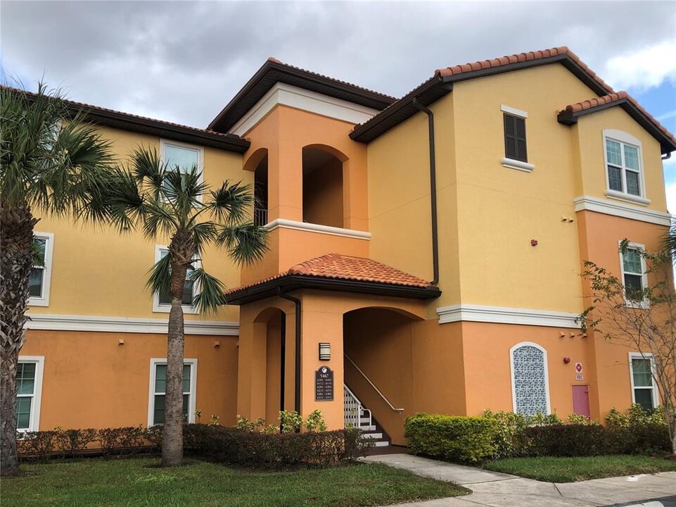 5467 Vineland Rd in Orlando, FL - Foto de edificio