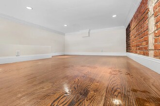 316 W 14th St in New York, NY - Building Photo - Building Photo