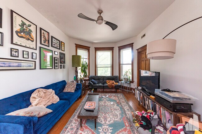 1227 N Rockwell St, Unit 2 in Chicago, IL - Foto de edificio - Building Photo