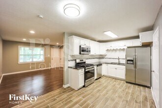 743 Oak Dr in Riverdale, GA - Building Photo - Building Photo