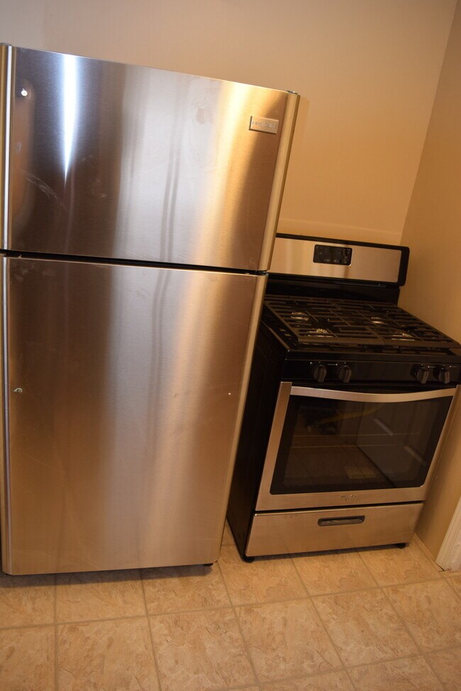 8 Edwards St-Unit -1-1 in Binghamton, NY - Building Photo - Building Photo