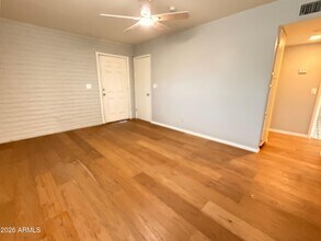 1122 S McClintock Dr in Tempe, AZ - Building Photo - Building Photo