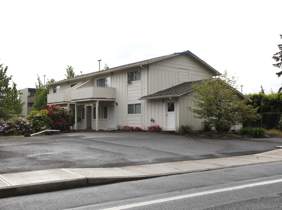 Durham Court in Portland, OR - Building Photo