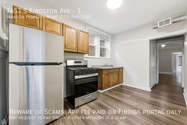 property at 7653 S Kingston Ave