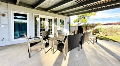 11472 Banner Ave in Garden Grove, CA - Foto de edificio - Building Photo