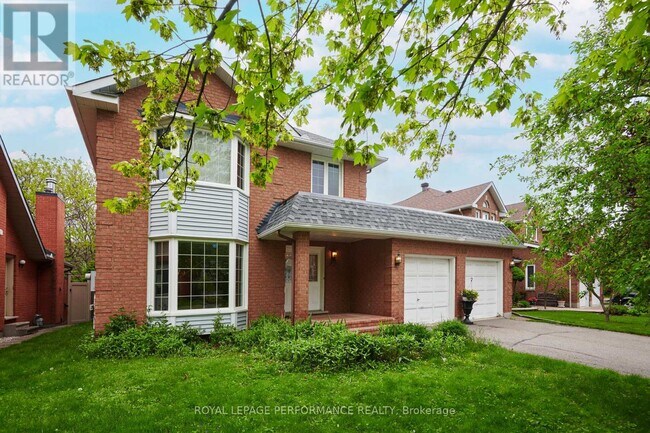 2088 Lamira St in Ottawa, ON - Building Photo - Building Photo