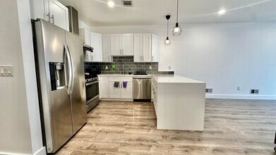 20 Fisk St in Jersey City, NJ - Building Photo - Building Photo