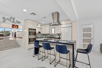 317 S Riverside Dr in Pompano Beach, FL - Building Photo - Building Photo