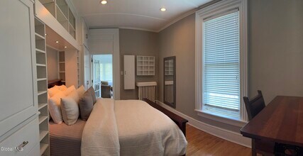 143 Caroline St in Saratoga Springs, NY - Building Photo - Building Photo