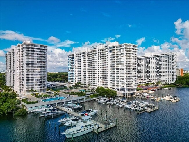 18011 Biscayne Blvd, Unit 803 in Aventura, FL - Foto de edificio - Building Photo