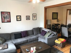 2935 N Milwaukee Ave, Unit 2 in Chicago, IL - Building Photo - Building Photo