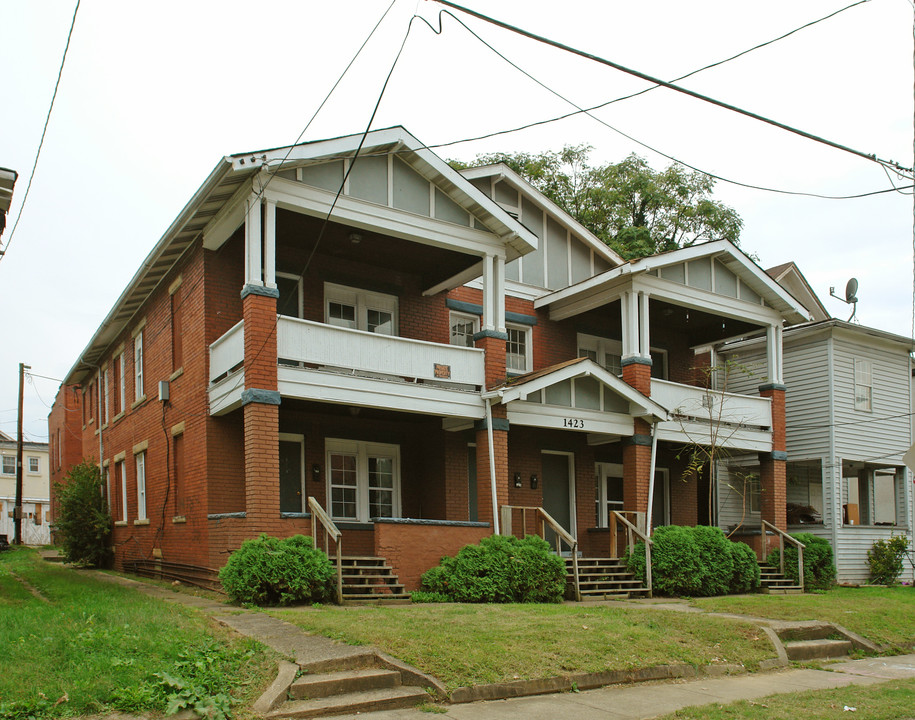 1423 Lewis St in Charleston, WV - Building Photo