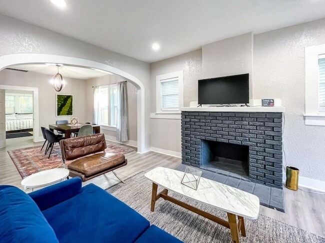 1108 Center St in San Antonio, TX - Building Photo - Building Photo