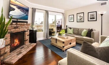 2319 Curlew St in San Diego, CA - Building Photo - Building Photo