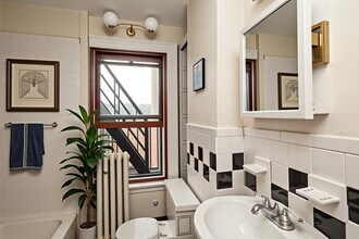 31 Myrtle St in Boston, MA - Building Photo - Building Photo