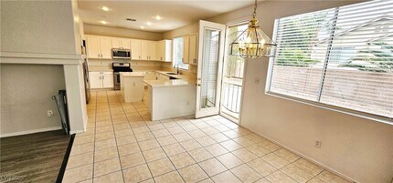 4638 San Vito St in Las Vegas, NV - Foto de edificio - Building Photo