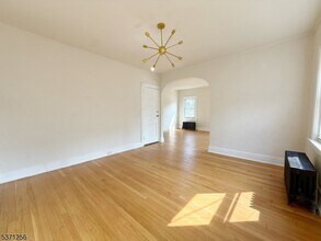 166 Washington Pl in Ridgewood, NJ - Building Photo - Building Photo