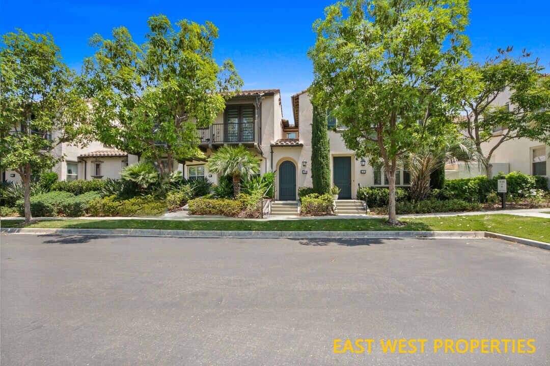 71 Jade Flower in Irvine, CA - Building Photo