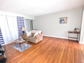 2350 S Erie St in Wichita, KS - Building Photo - Building Photo