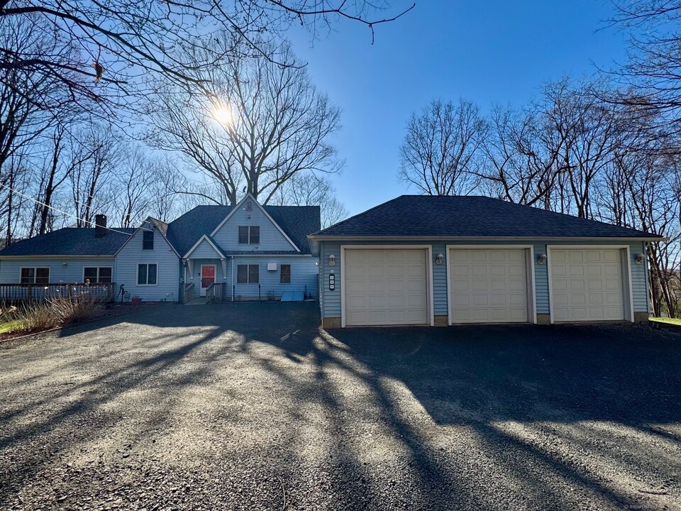 145 Nashville Rd in Bethel, CT - Building Photo