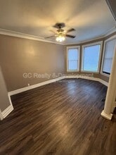 7323 S Yates Blvd in Chicago, IL - Building Photo - Building Photo