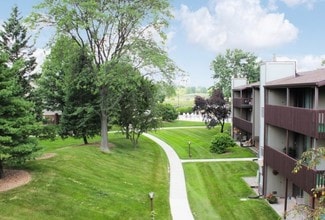 Vale Park Village in Valparaiso, IN - Foto de edificio - Building Photo