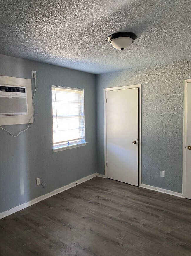 405 Robertson Ave-Unit -Unit B in Copperas Cove, TX - Building Photo - Building Photo