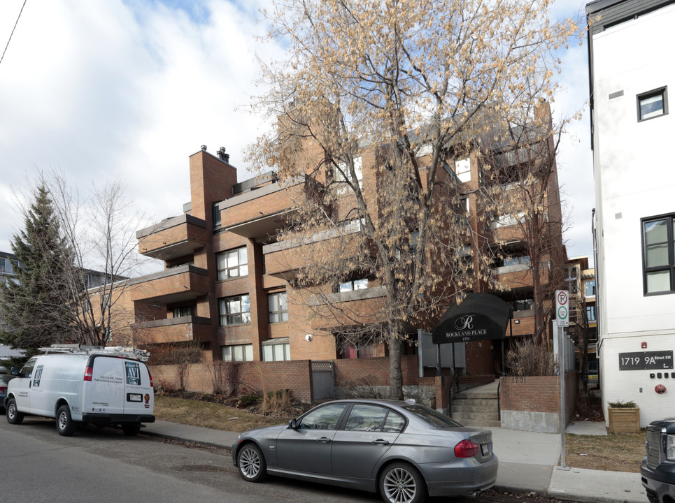 Rockland Place in Calgary, AB - Building Photo