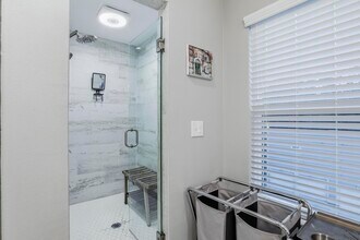 1241 N Bronough St in Tallahassee, FL - Building Photo - Building Photo