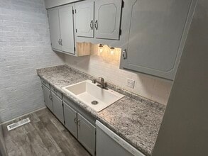 18515 Harwood Ave in Homewood, IL - Building Photo - Building Photo